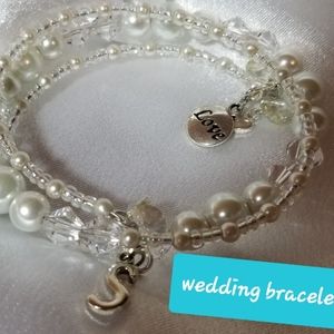 Beautiful glass pearls &  crystal bracelet.